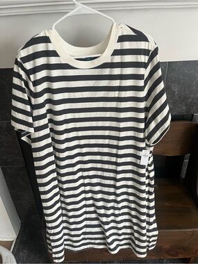 Old Navy Black and White Striped Tee